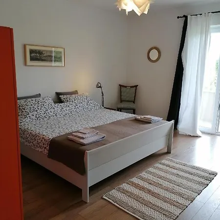 Apartment Summertime In